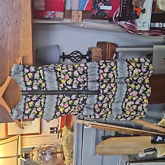 SUMMER CLEARANCE BeBop floral & STRIPE black backdrop zip Back sz. sm. dress - Picture 5 of 5
